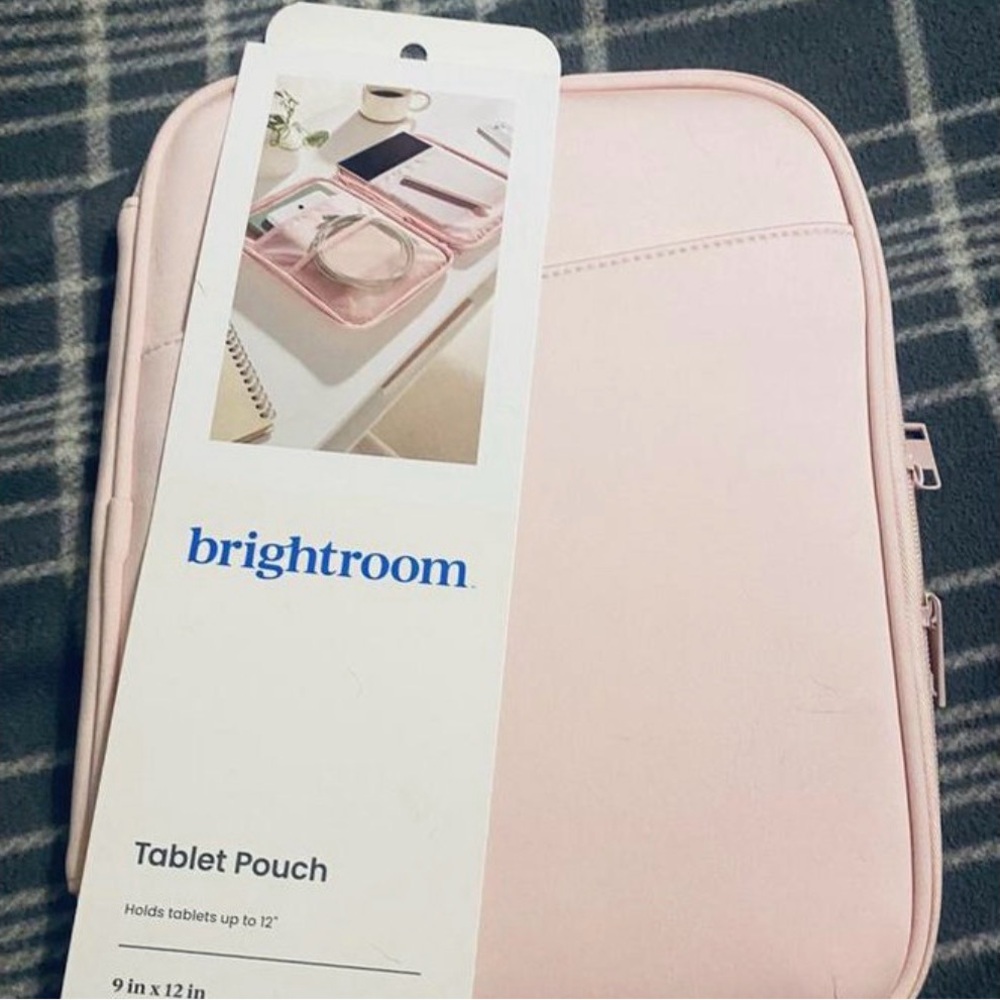 NWOT Brightroom Pink Tablet Sleeve